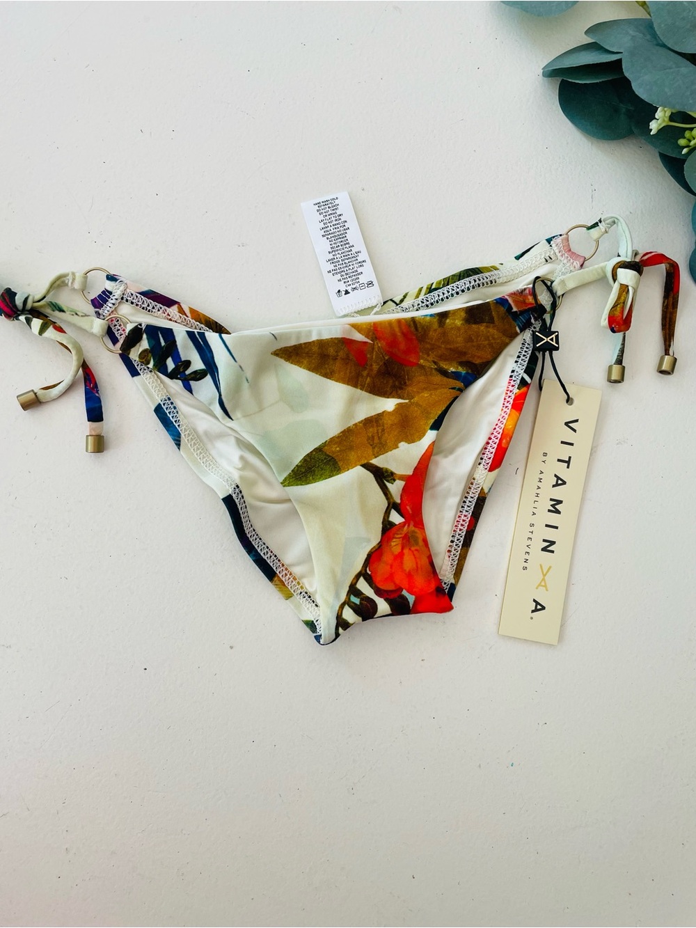 Vitamin A Tropical Celebrity String Mile High Bottom